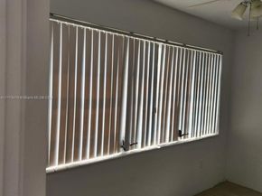 18900 NE 3rd Ct 516, Miami FL 33179