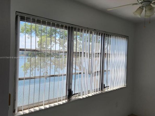 18900 NE 3rd Ct 516, Miami FL 33179