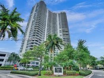 3530 N Mystic Pointe Dr
