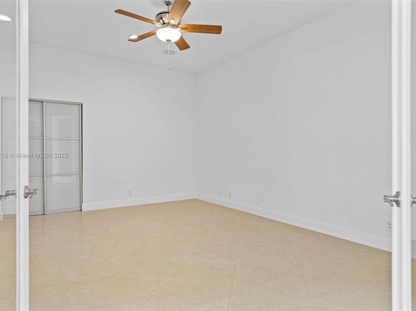 926 Marina Dr, Weston FL 33327