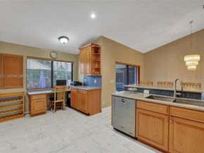 3187 Beechberry Cir, Davie FL 33328