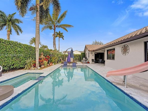 3187 Beechberry Cir, Davie FL 33328