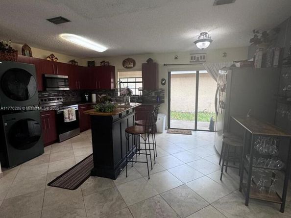 2370 NW 122nd Dr, Coral Springs FL 33065