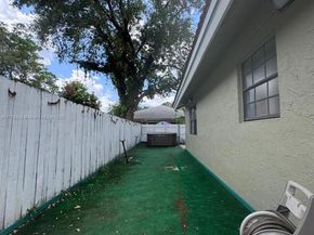 2370 NW 122nd Dr, Coral Springs FL 33065