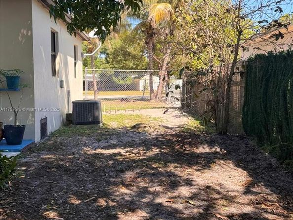 740 Superior St, Opa-Locka FL 33054