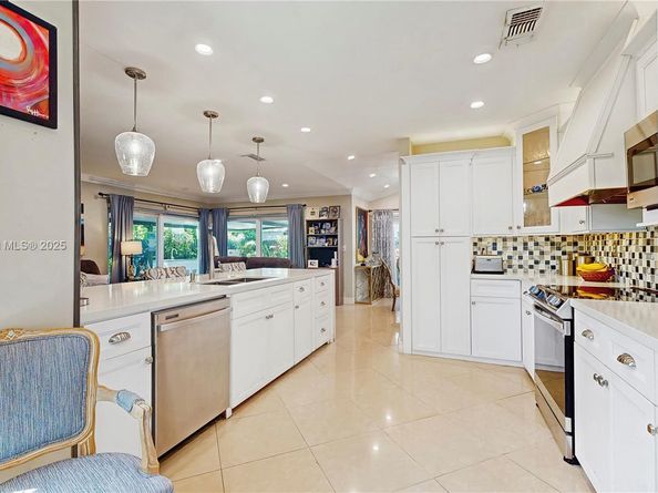 982 NW 133rd Ct, Miami FL 33182