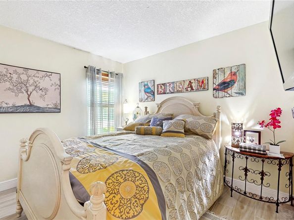 982 NW 133rd Ct, Miami FL 33182