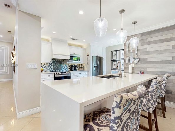 982 NW 133rd Ct, Miami FL 33182