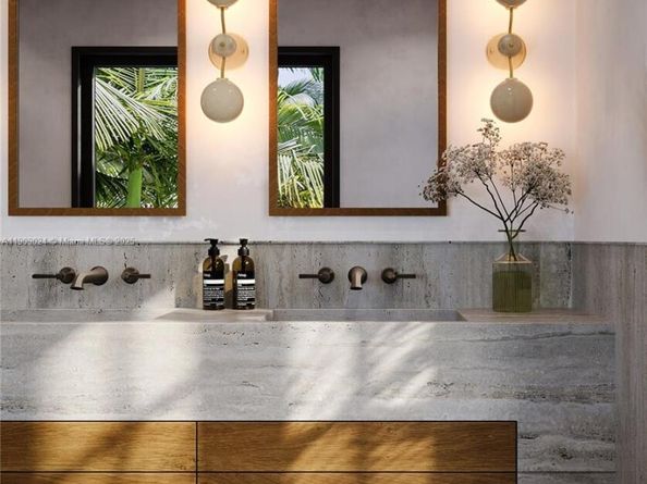 4727 N Bay Rd, Miami Beach FL 33140