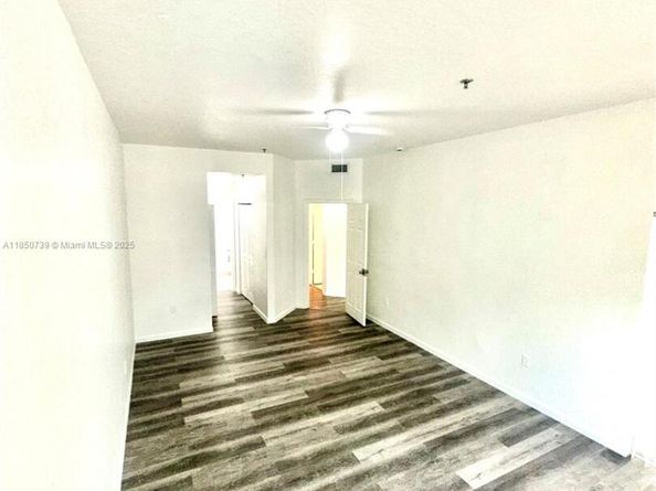 2901 Riverside Dr 304, Coral Springs FL 33065