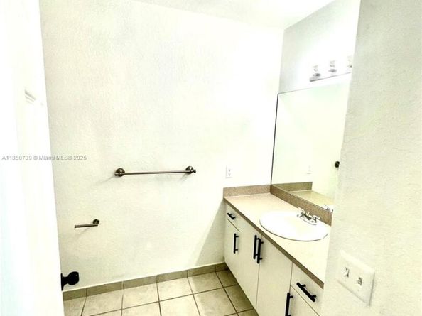 2901 Riverside Dr 304, Coral Springs FL 33065
