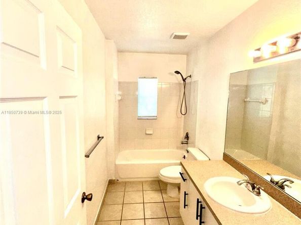 2901 Riverside Dr 304, Coral Springs FL 33065