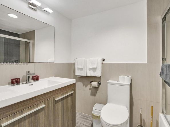 834 Ocean Dr 306, Miami Beach FL 33139