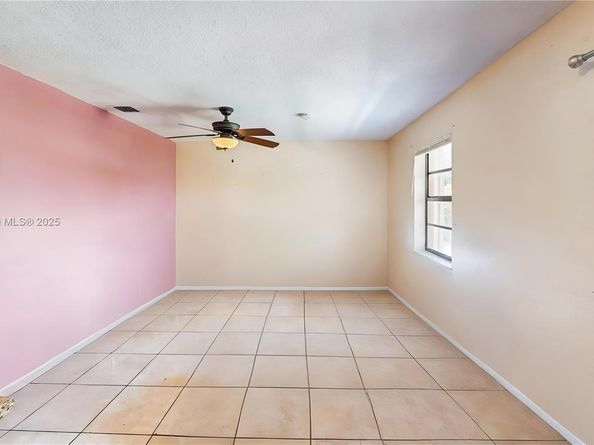 235 SW 16th Ter, Homestead FL 33030