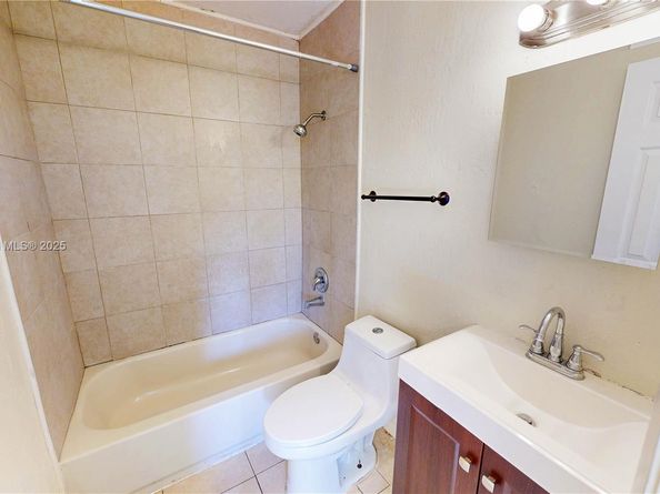 235 SW 16th Ter, Homestead FL 33030