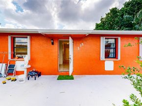 235 SW 16th Ter, Homestead FL 33030