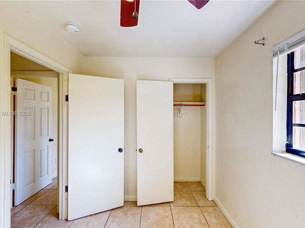 235 SW 16th Ter, Homestead FL 33030