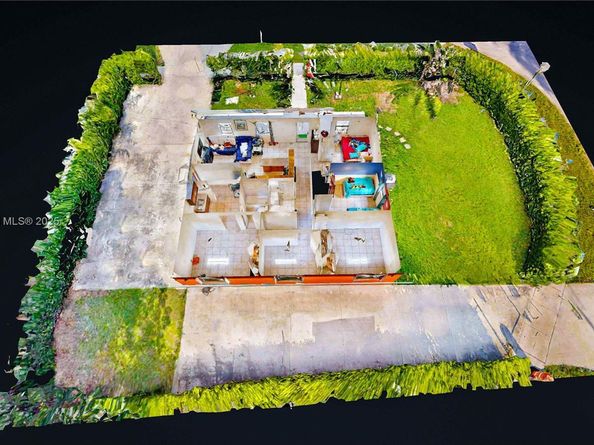 235 SW 16th Ter, Homestead FL 33030