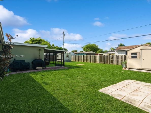 9540 Lisa Rd, Cutler Bay FL 33157