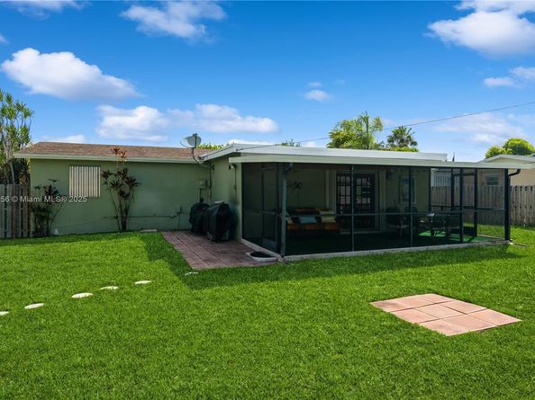 9540 Lisa Rd, Cutler Bay FL 33157
