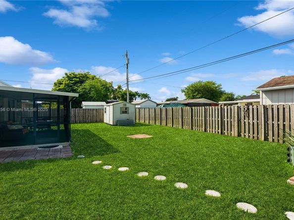 9540 Lisa Rd, Cutler Bay FL 33157
