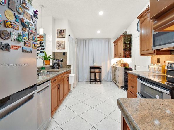 5566 NW 102nd Pl, Doral FL 33178