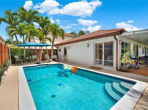 5566 NW 102nd Pl, Doral FL 33178