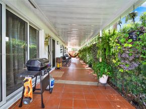 5566 NW 102nd Pl, Doral FL 33178
