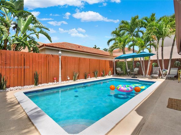 5566 NW 102nd Pl, Doral FL 33178