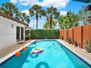 5566 NW 102nd Pl, Doral FL 33178