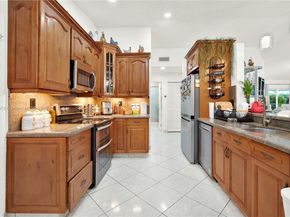 5566 NW 102nd Pl, Doral FL 33178