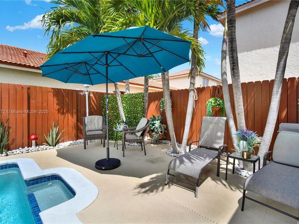 5566 NW 102nd Pl, Doral FL 33178