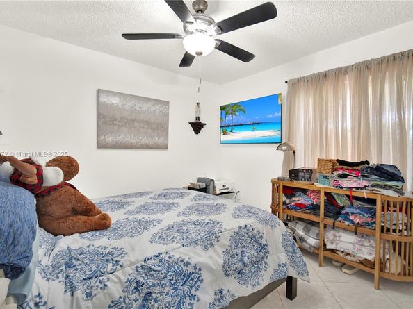 5566 NW 102nd Pl, Doral FL 33178