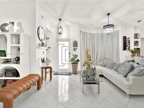 5566 NW 102nd Pl, Doral FL 33178