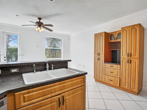 3306 SW 171st Ter, Miramar FL 33027