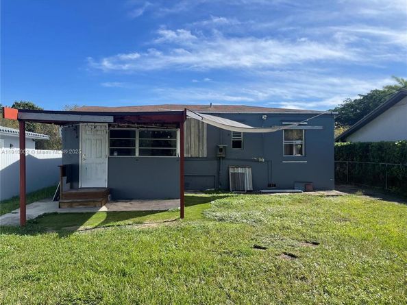 3250 SW 68th Ave, Miami FL 33155