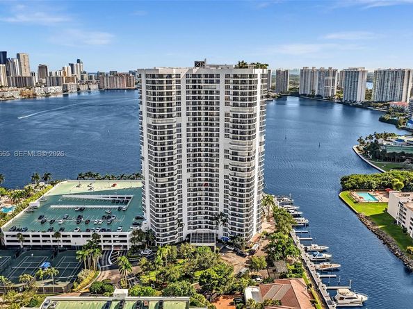 3530 Mystic Pointe Dr 411, Aventura FL 33180