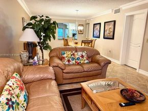 4000 Crystal Lake Dr 112, Deerfield Beach FL 33064