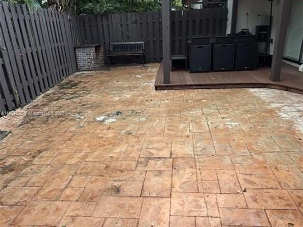 546 NE 199th Ln 4W, Miami FL 33179