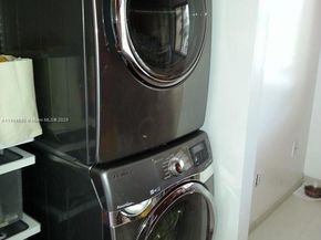 546 NE 199th Ln 4W, Miami FL 33179