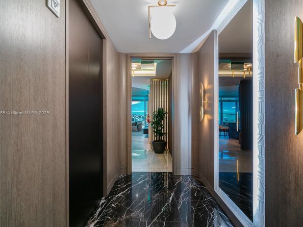 300 N Biscayne Blvd 7803, Miami FL 33132