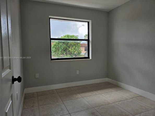 2754 NW 193rd Ter, Miami Gardens FL 33056