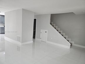 2754 NW 193rd Ter, Miami Gardens FL 33056