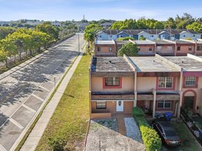 2754 NW 193rd Ter, Miami Gardens FL 33056