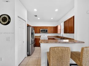 8766 NW 112th Path, Doral FL 33178