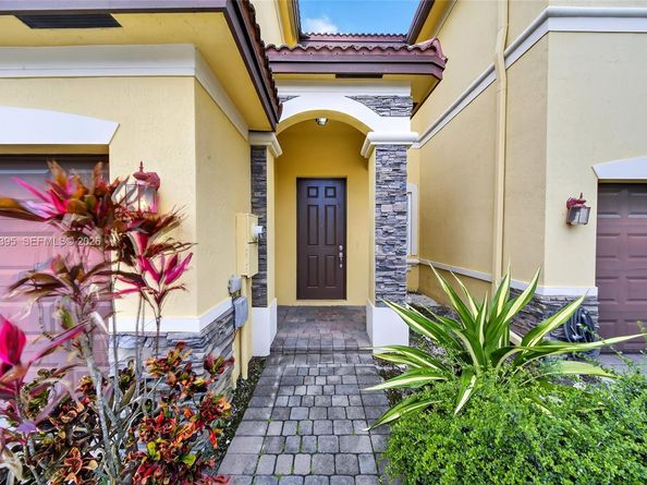 8766 NW 112th Path, Doral FL 33178