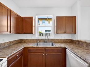 8766 NW 112th Path, Doral FL 33178