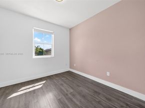 8766 NW 112th Path, Doral FL 33178