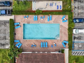 8766 NW 112th Path, Doral FL 33178
