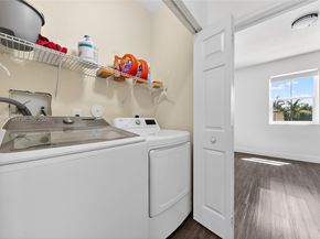8766 NW 112th Path, Doral FL 33178